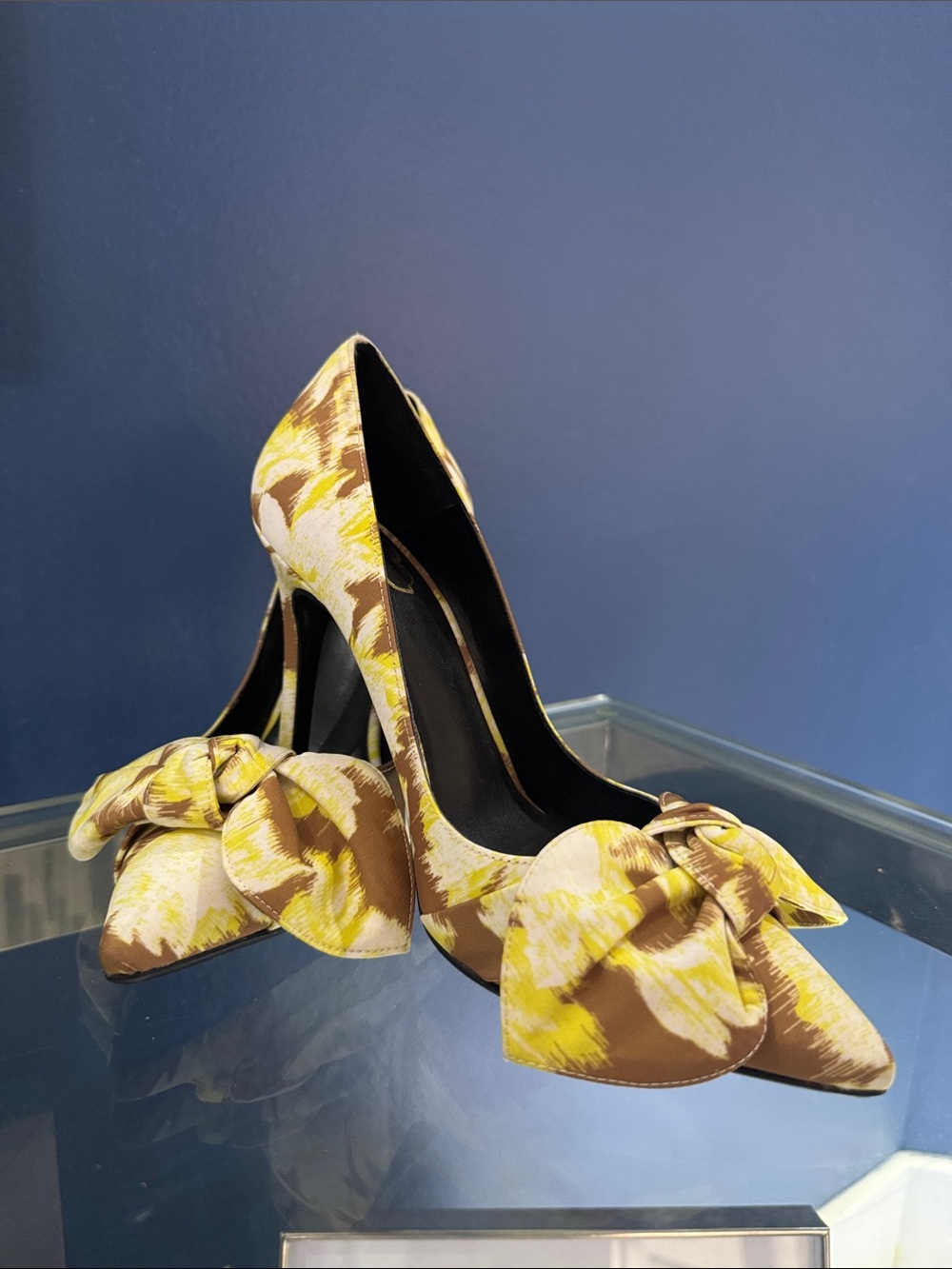 Ted Baker London Yellow and Brown Floral Bow Pointed Pumps